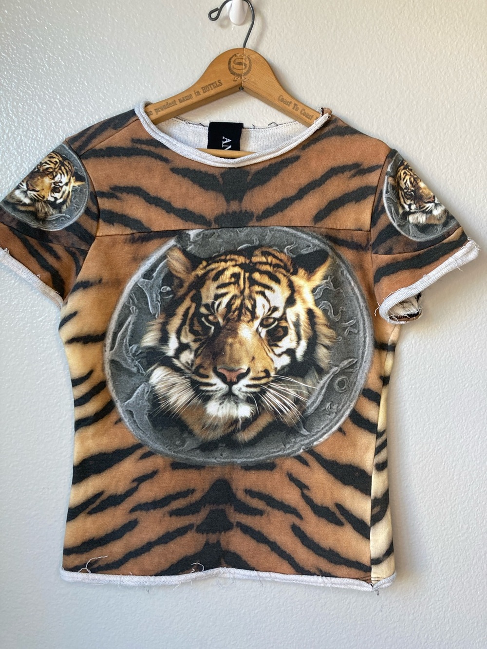 Anemess Bengal Tiger distressed te top tiger stripe cat Indie Sleeze sz est M/L